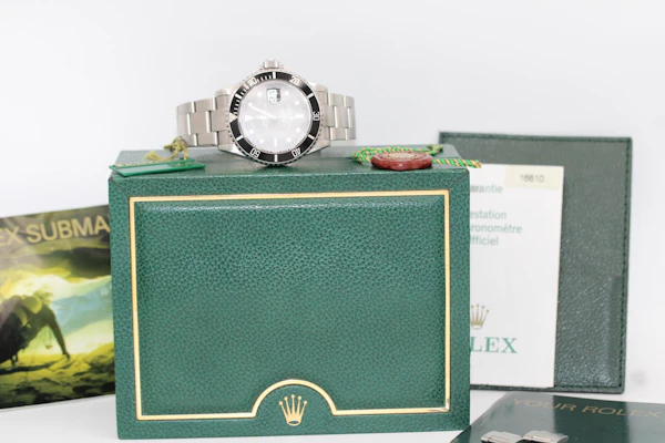 Rolex Submariner 16610 Full Set 2004 (F Serial) - image 12