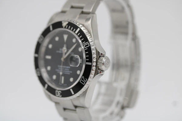 Rolex Submariner 16610 Full Set 2004 (F Serial) - image 5