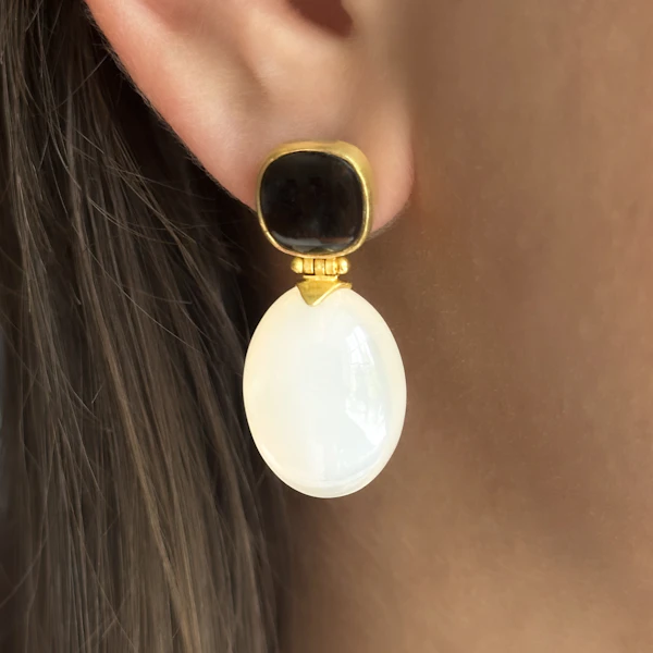 Moonstone & Onyx Drop Earrings - Saddingtons Jewellery Stand 375 - image 2