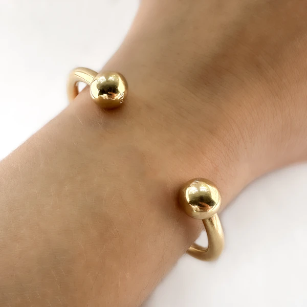 Gold Torque Bangle 22.4g - Saddingtons Jewellery Stand 375 - image 2