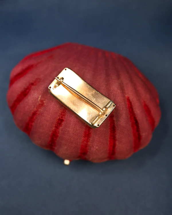 Downstairs at Grays: High Carat Yellow Gold (tested), Seed Pearl & Blue Enamel. Double Strand Clasp, Circa 1870 - image 3