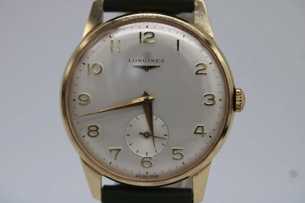 Longines Vintage Classic 9ct Gold Watch - image 5