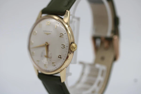 Longines Vintage Classic 9ct Gold Watch - image 4