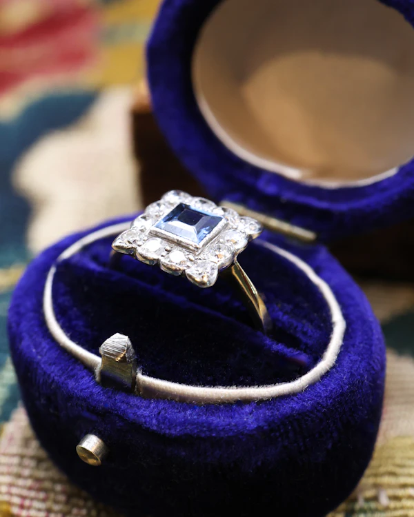 18ct Yellow Gold & Platinum Square Sapphire & Diamond Cluster Ring Circa 1920 - image 2