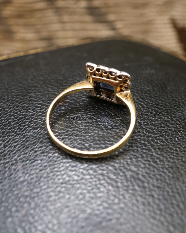 18ct Yellow Gold & Platinum Square Sapphire & Diamond Cluster Ring Circa 1920 - image 3