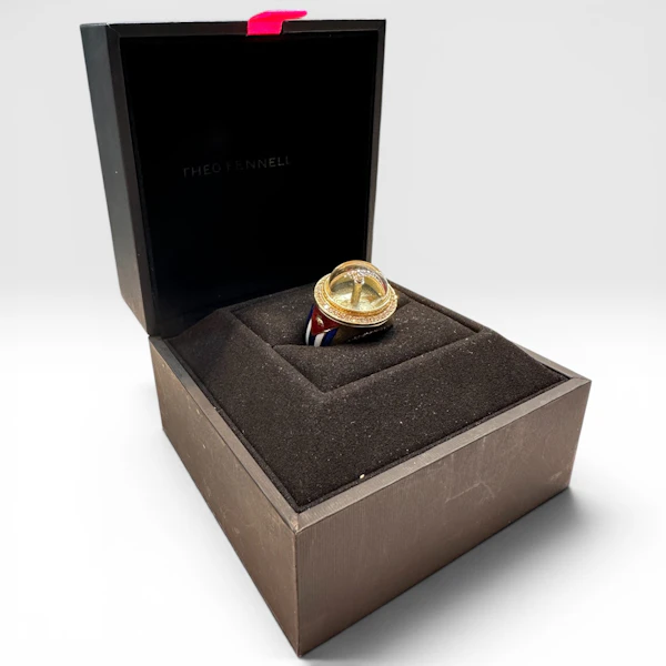 Theo Fennell “Cuban Spinner” Opening Ring In 18k Yellow Gold, Diamonds, Rock Crystal & Guilloché Enamel – London, 1994 - image 4