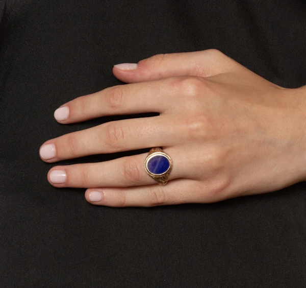9ct Etched Lapis Signet - image 3
