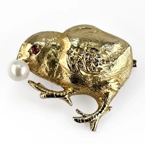 Vintage Gold Chick Brooch - Saddingtons Jewellery Stand 375