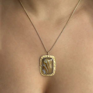 Victorian Banded Agate Pendant With Chain - Saddingtons Jewellery Stand 375