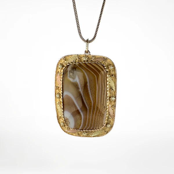 Victorian Banded Agate Pendant With Chain - Saddingtons Jewellery Stand 375 - image 2