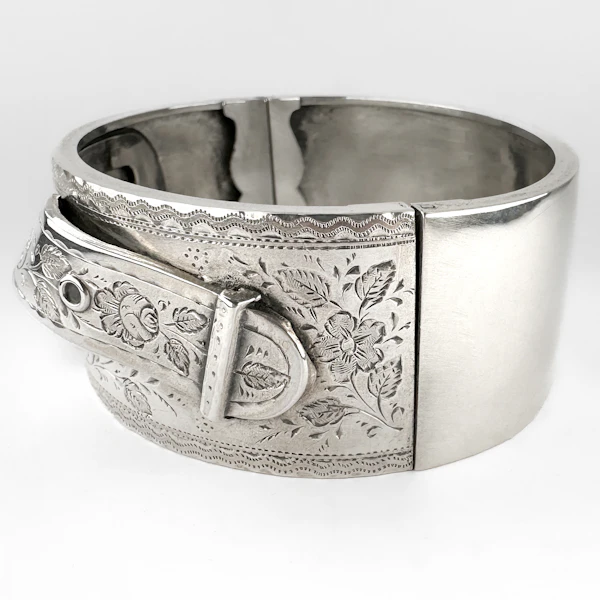 Victorian Silver Belt Cuff Bracelet - Saddingtons Jewellery Stand 375 - image 7