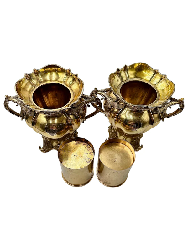 A Pair of Russian silver gilt wine coolers, St Petersburg, 1840 by Carl Tegalsten. - image 2