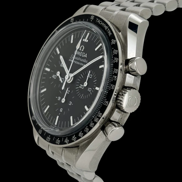 OMEGA SPEEDMASTER 'SANDWICH' DOUBLE SAPPHIRE FULL SET 2022 - 310.30.42.50.01.002 - image 2