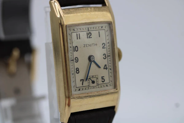 Zenith Vintage Tank Style 9ct Gold - image 2