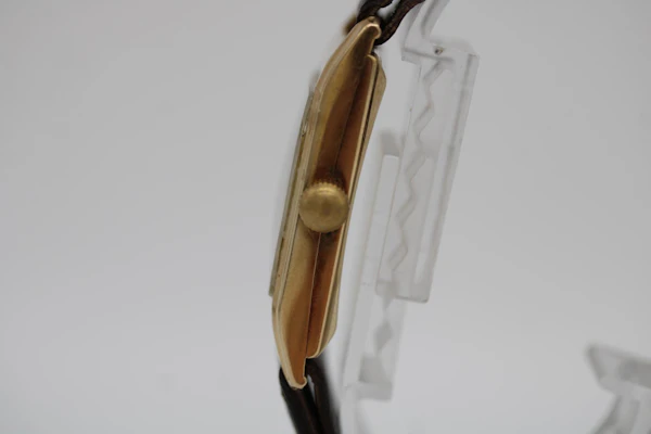 Zenith Vintage Tank Style 9ct Gold - image 14