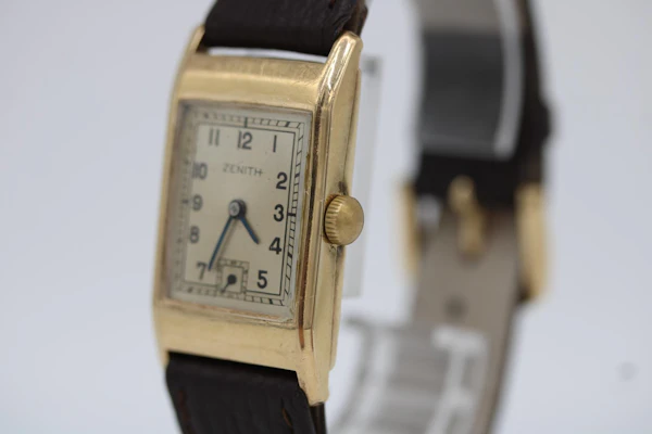 Zenith Vintage Tank Style 9ct Gold - image 8