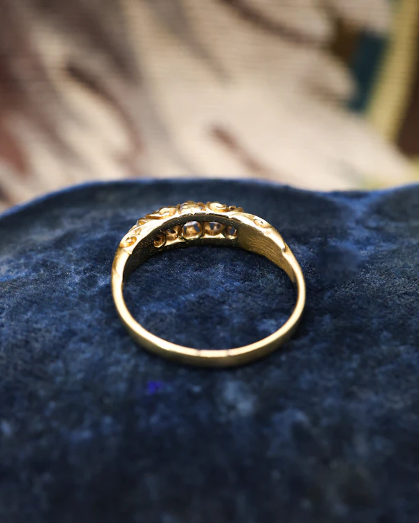 Downstairs at Grays: 18ct Yellow Gold & Platinum Diamond Five Stone Ring Circa 1920 - image 3