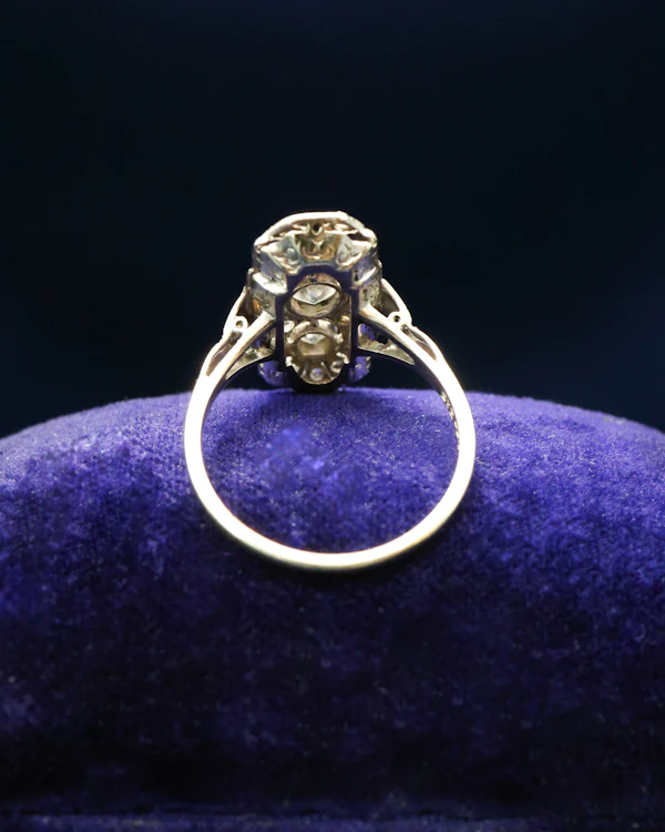 Downstairs at Grays: 14ct White Gold Diamond Art Deco Diamond Continental Ring Circa 1930 - image 3