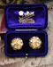 Downstairs at Grays: A fine pair of 18ct Yellow Gold (tested), Domed and Abstract Diamond set (14 in total), Earrings, with post and butterfly fittings. Circa 1970 - image 2