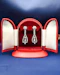 Downstairs at Grays: A magnificent pair of Vintage 8.30ct Diamond Drop Earrings set in 18ct White Gold, Circa 1955 - image 5