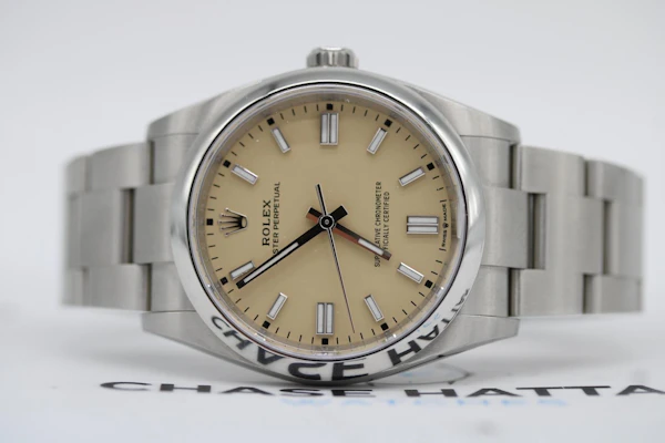 Rolex Oyster Perpetual 126000 - image 7