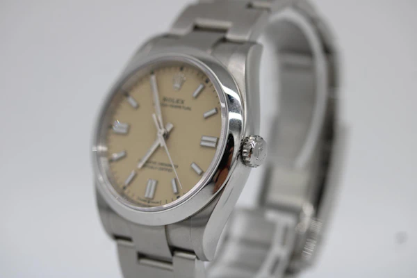 Rolex Oyster Perpetual 126000 - image 4