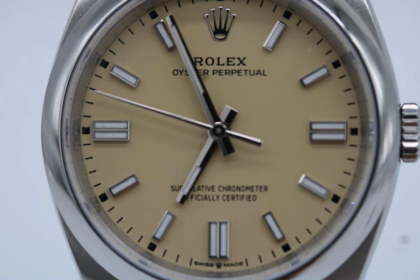 Rolex Oyster Perpetual 126000 - image 11