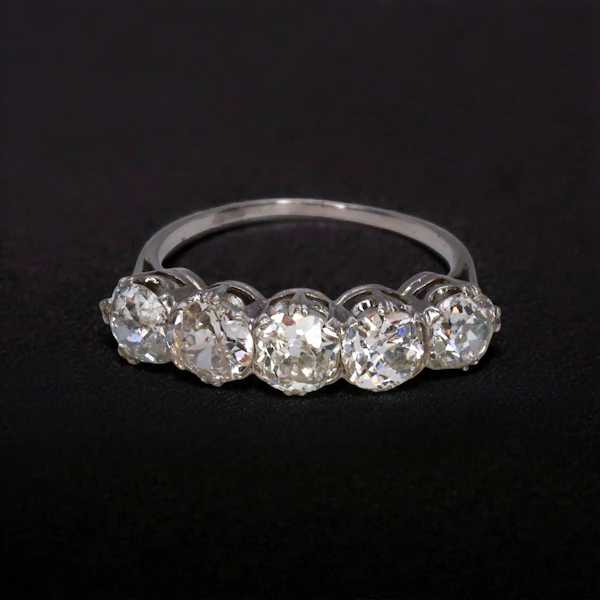Lovely Art Deco Diamond Platinum Ring at Deco&Vintage Ltd - image 3