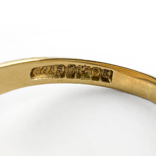 Antique 1909 Gold Signet Ring - Saddingtons Jewellery Stand 375 - image 4