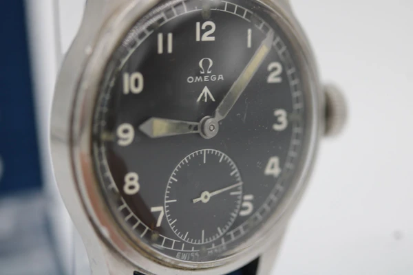 Omega British Military “Dirty Dozen” – WW2 – Calibre 30T2 – Stainless Steel – Broad Arrow - image 2