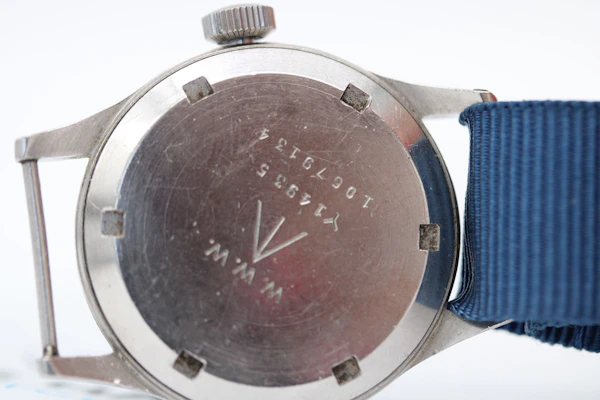 Omega British Military “Dirty Dozen” – WW2 – Calibre 30T2 – Stainless Steel – Broad Arrow - image 3