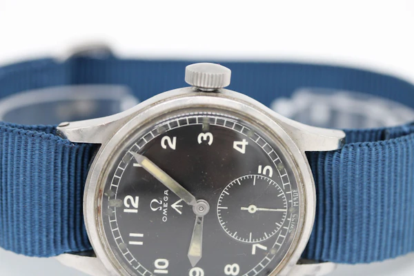 Omega British Military “Dirty Dozen” – WW2 – Calibre 30T2 – Stainless Steel – Broad Arrow - image 6