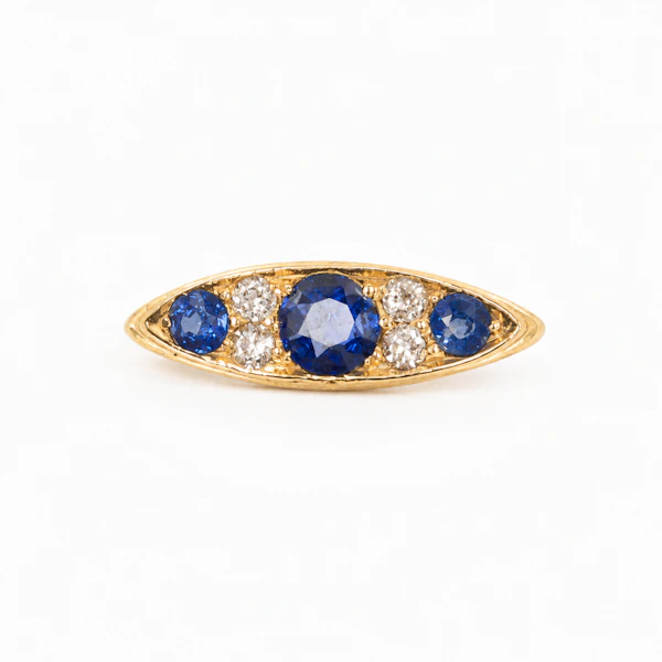Edwardian 18ct Gold Sapphire & Diamond Ring - image 3