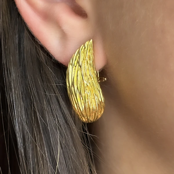 Kutchinsky Yellow Gold Textured Earrings - Saddingtons Jewellery Stand 375 - image 2