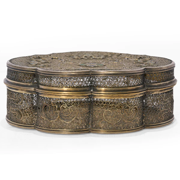 18th century Chinese Export Silver-Gilt Filigree and Enamel Casket - image 4