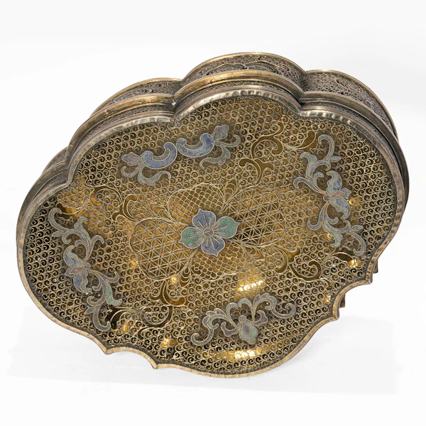 18th century Chinese Export Silver-Gilt Filigree and Enamel Casket - image 3