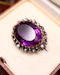 Downstairs at Grays: A very fine Amethyst & Diamond Oval Brooch in High Carat Yellow Gold & Platinum. English Circa 1890-1905 - image 1