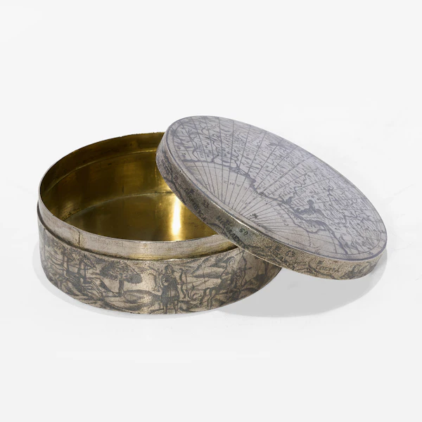 A round Russian Snuff Box from the 18th century. - image 2