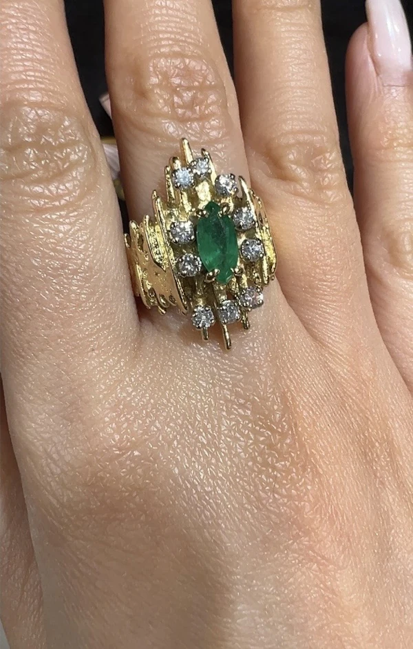 Zambian emerald & diamond ring 18k gold - image 8