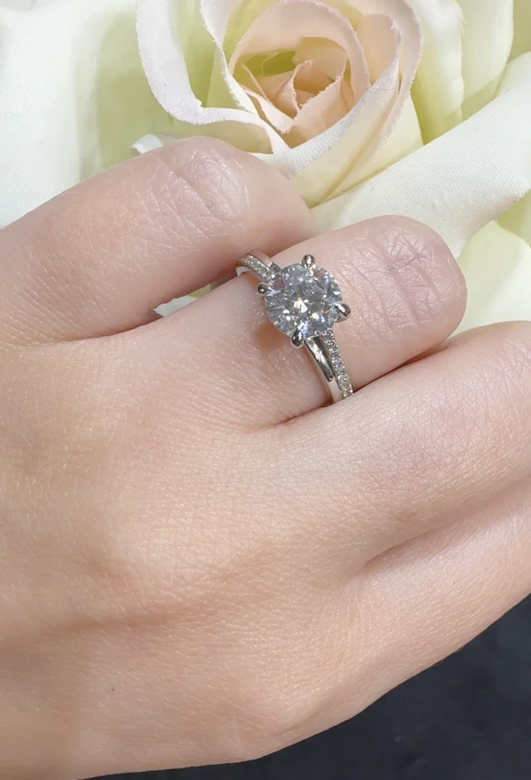 1 Carat Platinum diamond engagement ring - image 2