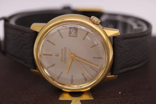 Bulova Accutron - image 2