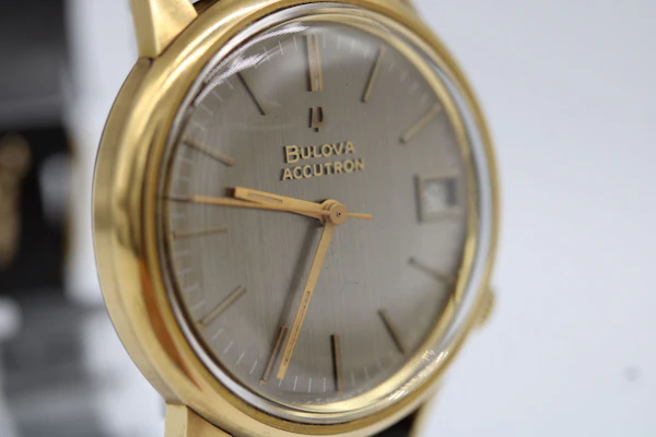 Bulova Accutron - image 6