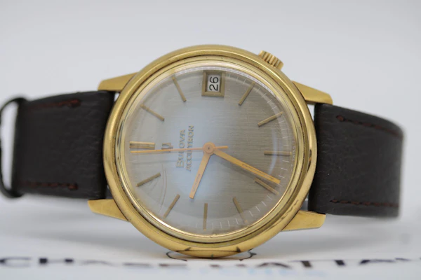 Bulova Accutron - image 3