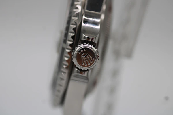 Rolex Submariner Date 16610T Engraved Rehaut c.2008 - image 4