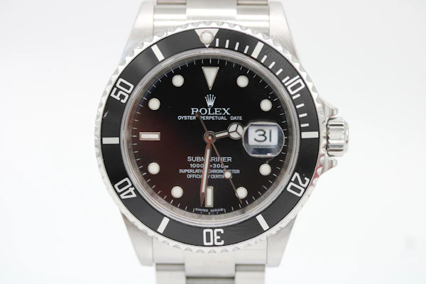 Rolex Submariner Date 16610T Engraved Rehaut c.2008 - image 9