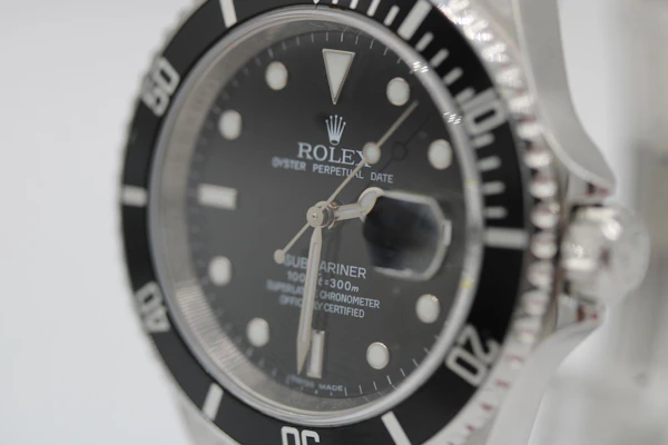 Rolex Submariner Date 16610T Engraved Rehaut c.2008 - image 6