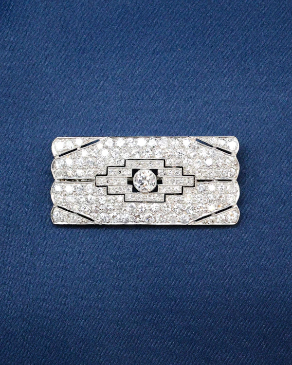 A very fine, Art Deco, Platinum & 15ct White Gold (tested), 4.55 Carat Diamond Plaque Brooch with open strap work. - image 3