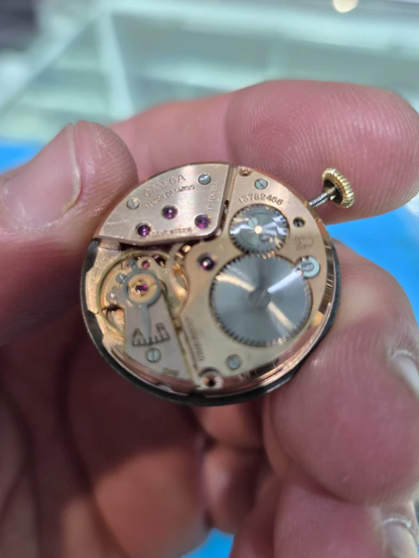 Omega Queens 14ct Gold Cal 410. 1952 Serviced and New Stra - image 11