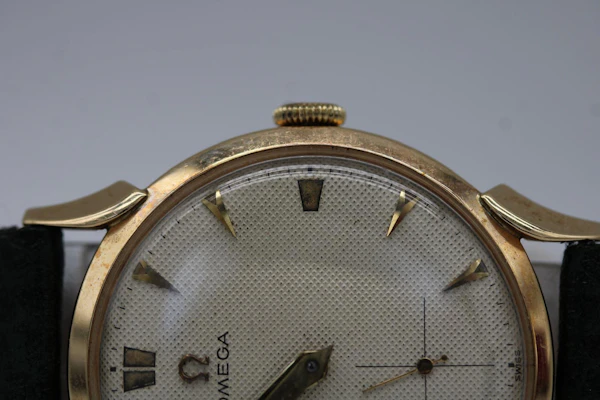 Omega Queens 14ct Gold Cal 410. 1952 Serviced and New Stra - image 5