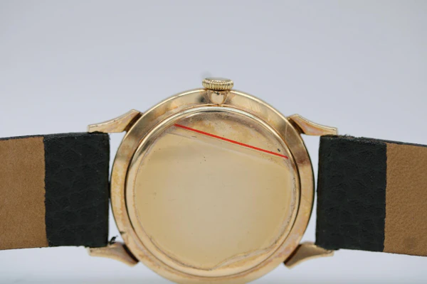 Omega Queens 14ct Gold Cal 410. 1952 Serviced and New Stra - image 8
